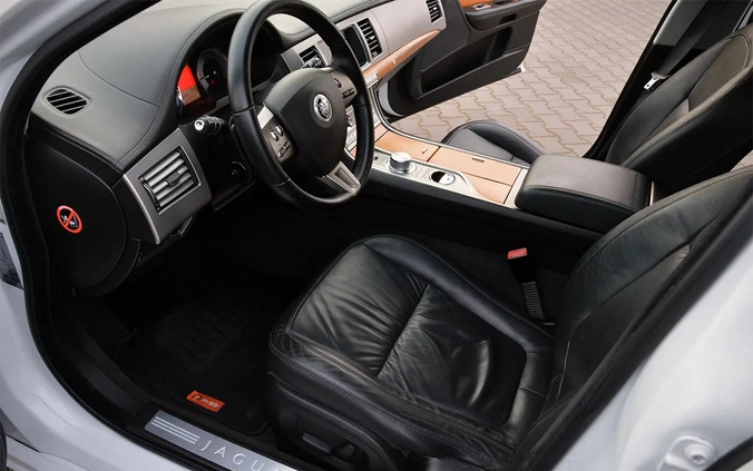 Jaguar XF cena 49900 przebieg: 219000, rok produkcji 2011 z Piwniczna-Zdrój małe 781